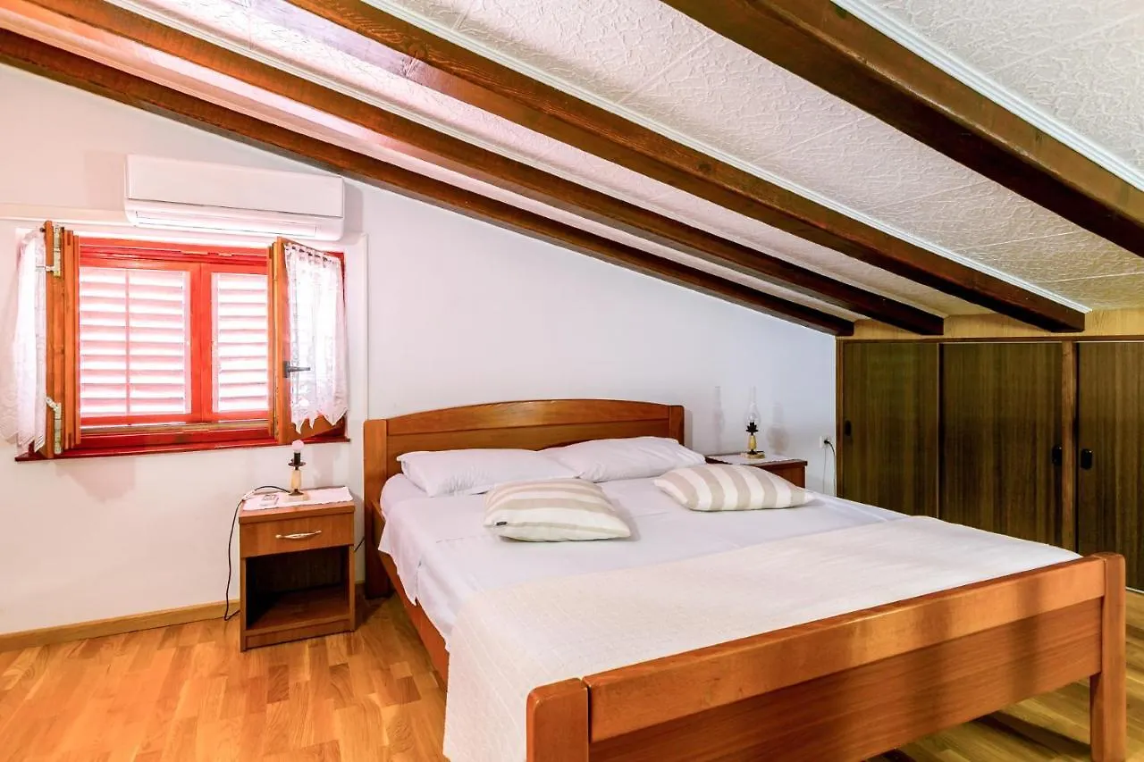 Elvira Hotel Medulin Guest house