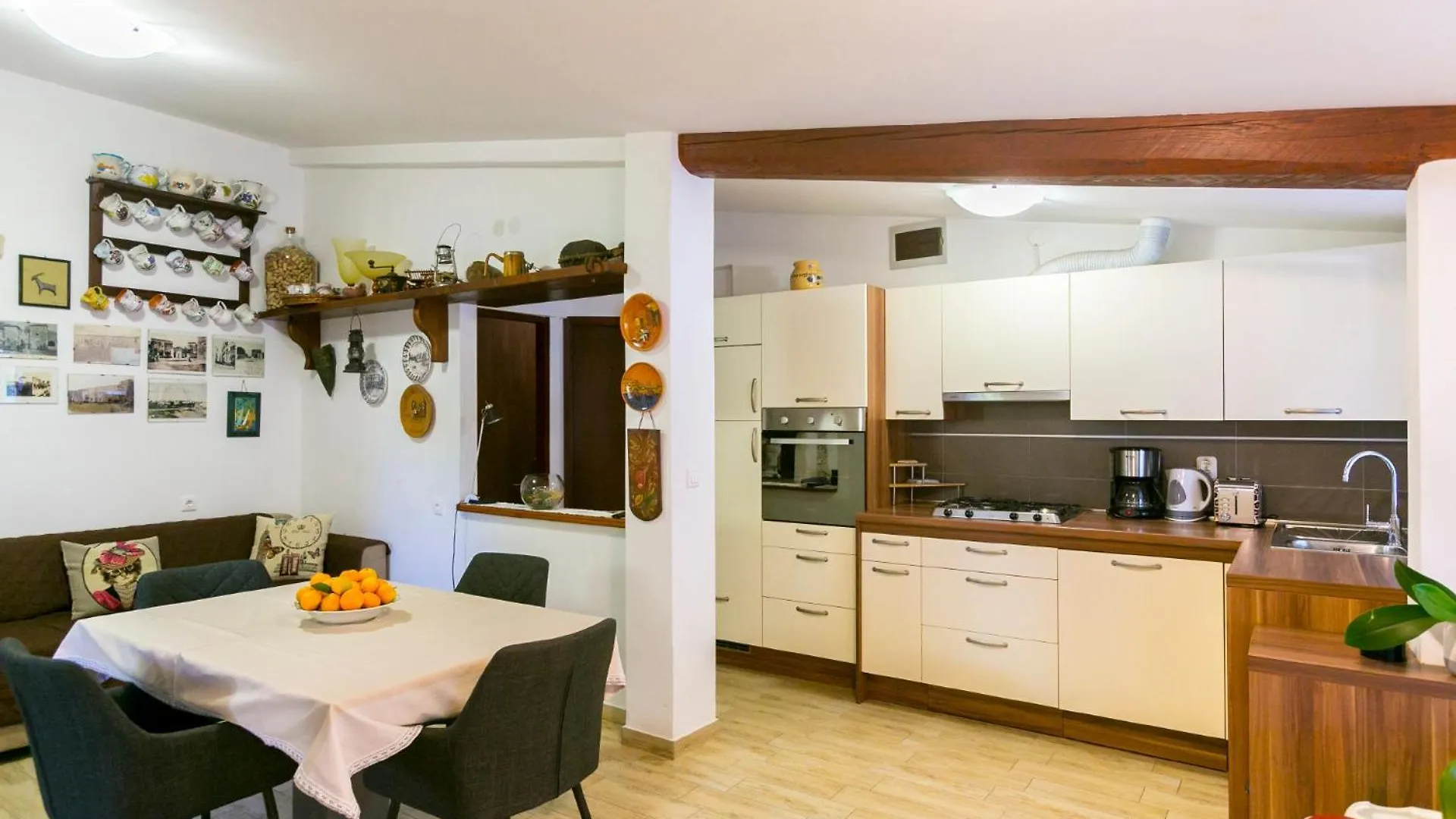 Elvira Hotel Medulin 0*,  Croatia